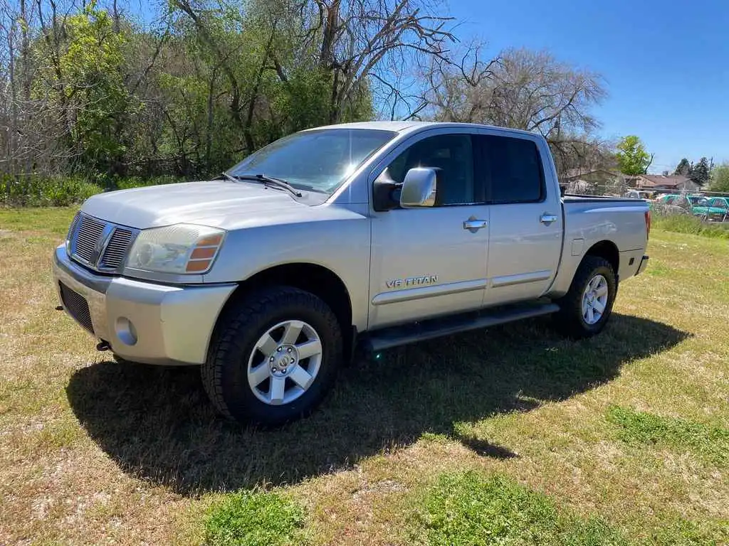 2006 Nissan Titan LE 4X4 Crew Cab's photo