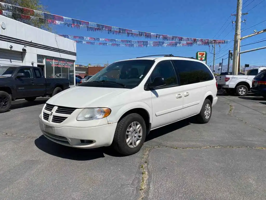 2005 Dodge Grand Caravan SE's photo