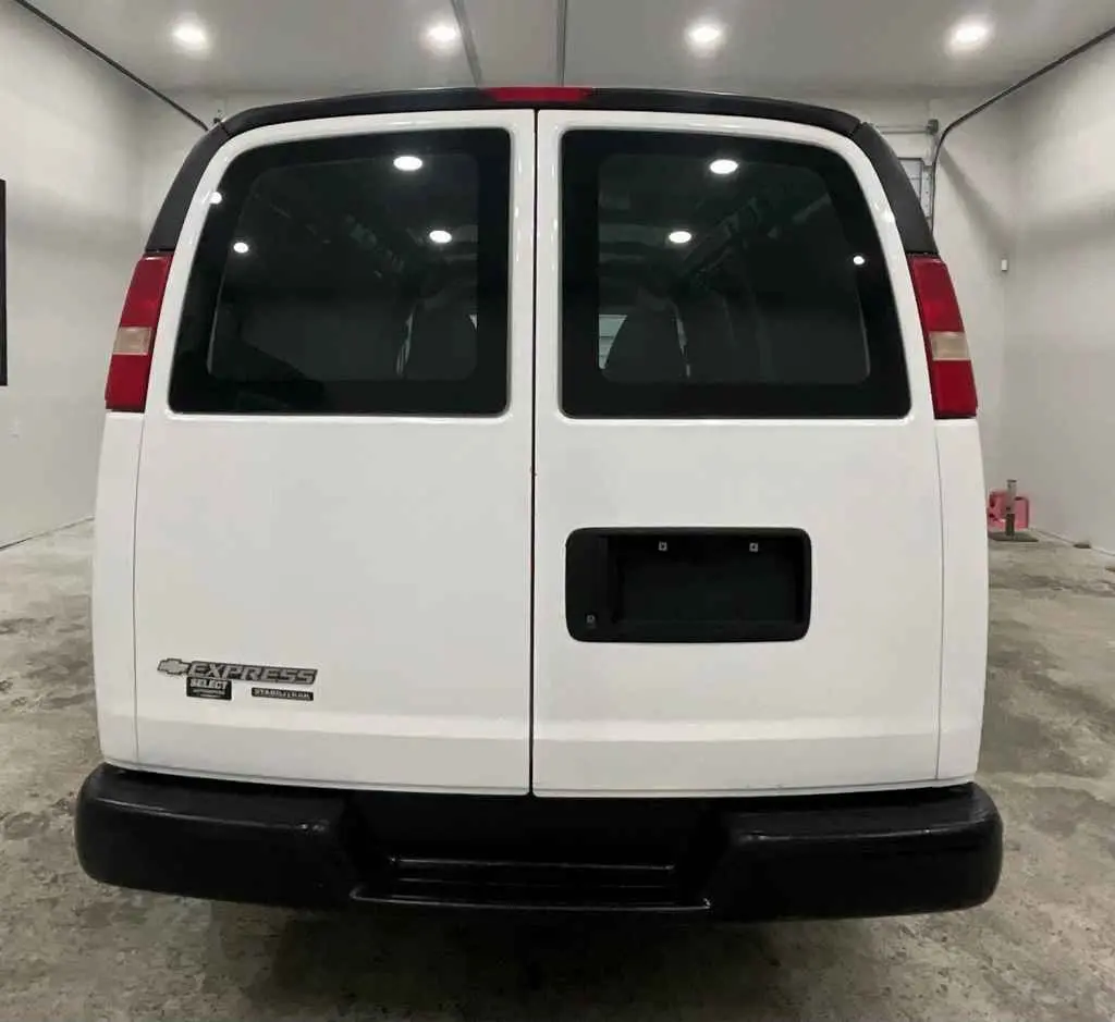2012 Chevrolet Express 1500 Work Van photo 4