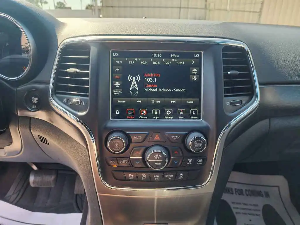 2018 Jeep Grand Cherokee Laredo E's photo