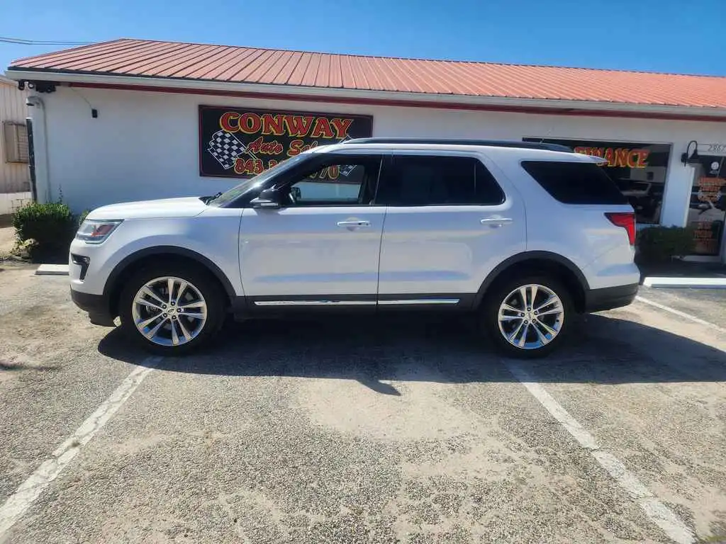 2018 Ford Explorer XLT 4WD's photo