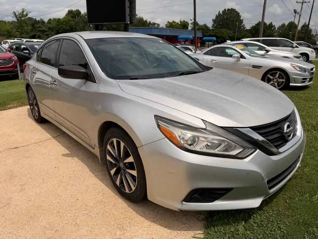 2017 Nissan Altima 2.5 SV's photo