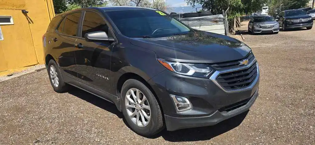 2021 Chevrolet Equinox LS's photo
