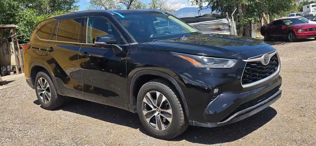 2021 Toyota Highlander XLE 2WD V6's photo