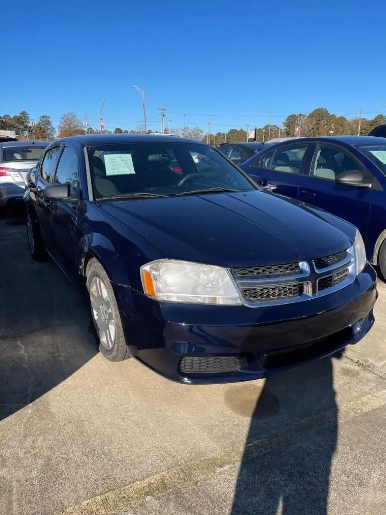 2014 Dodge Avenger SE's photo