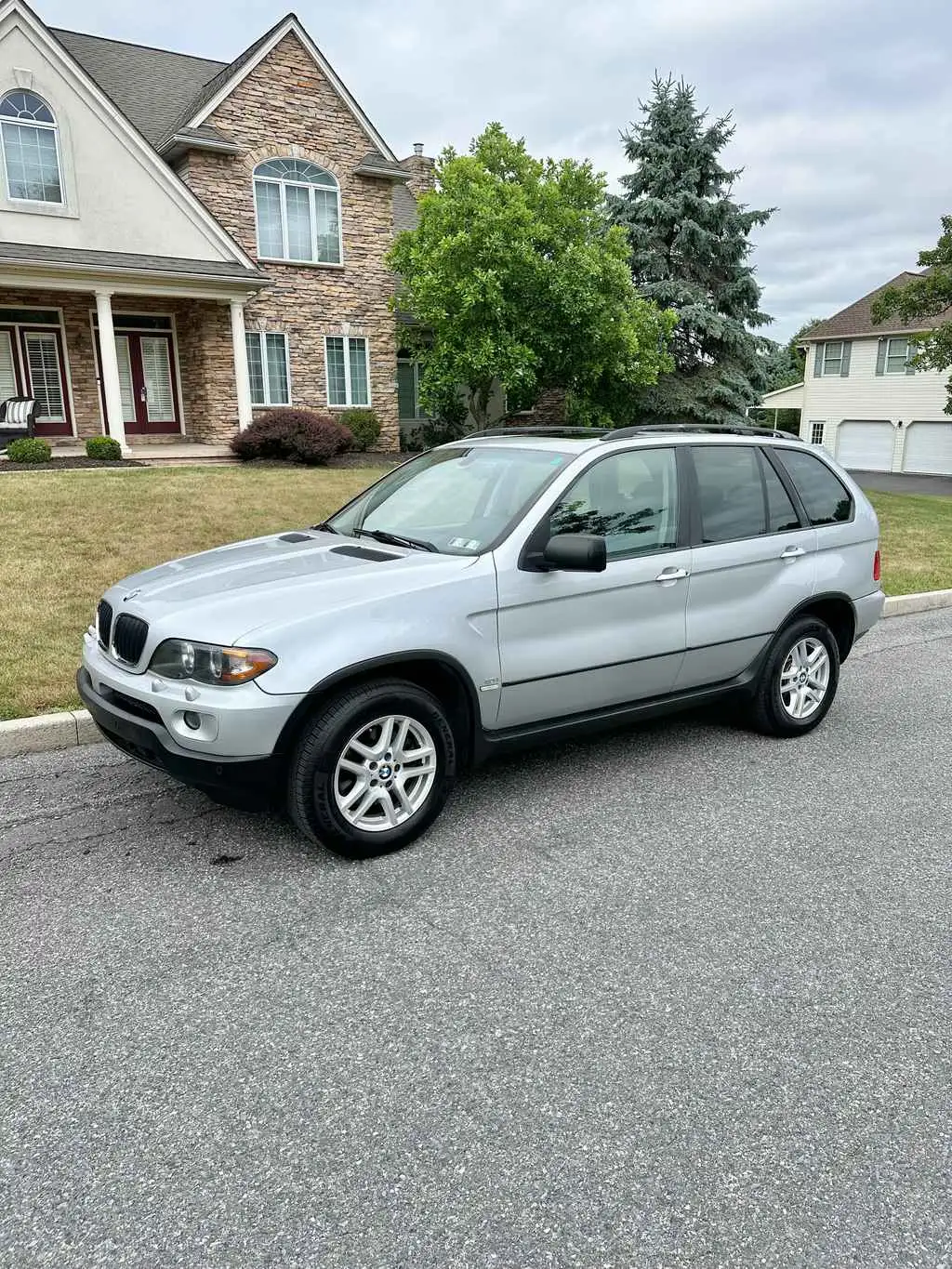 2004 BMW X5 3.0i's photo