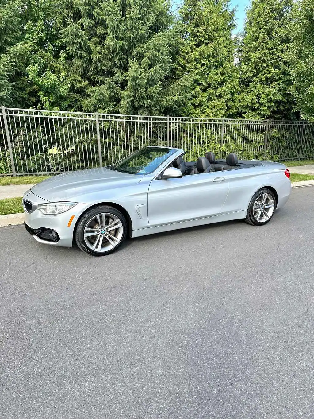 2016 BMW 4 Series 435i xDive Convertible's photo