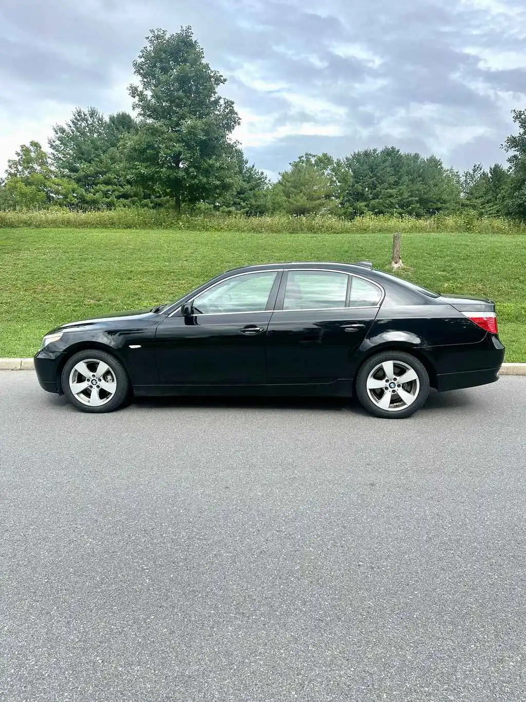 2006 BMW 5 Series 525xi's photo