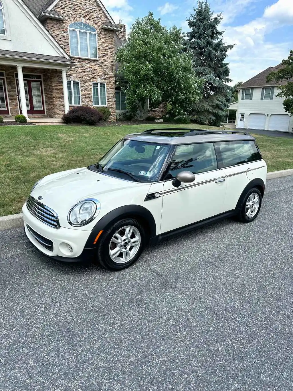 2014 MINI Cooper Clubman's photo