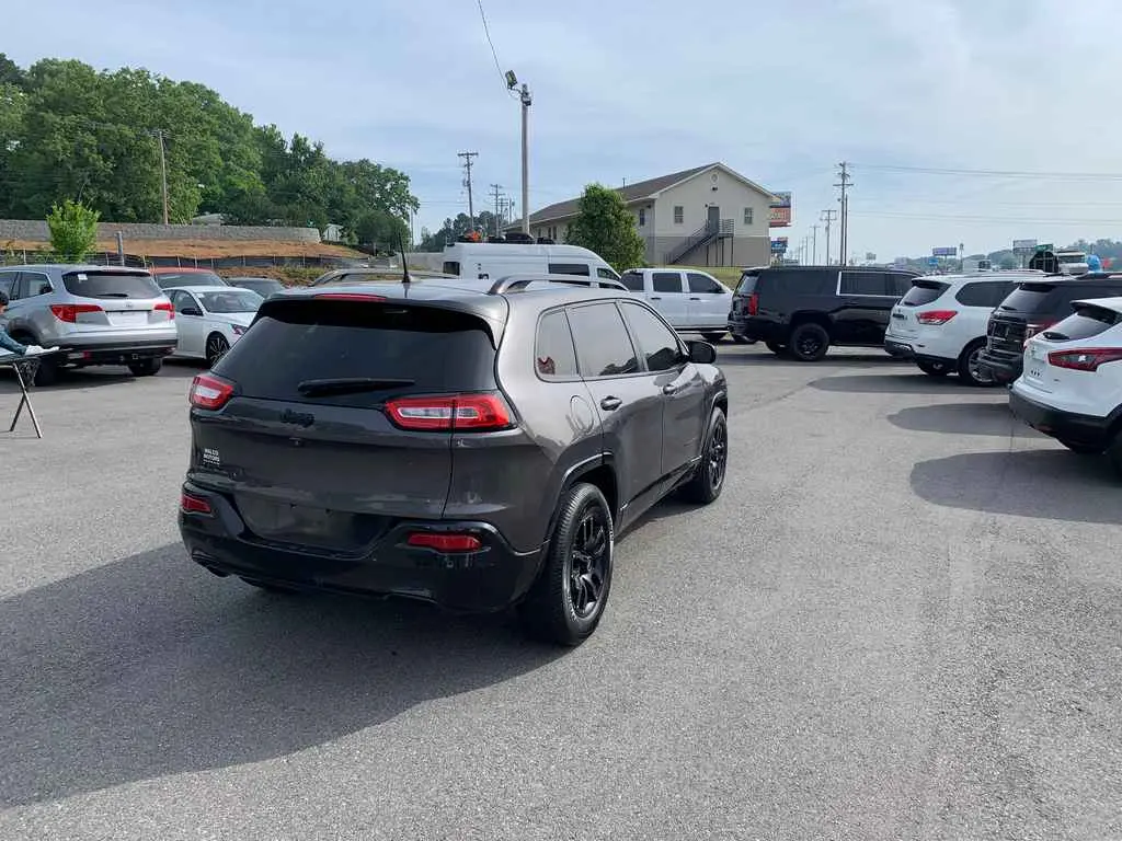 2018 Jeep Cherokee Tech Connect 4WD photo 4