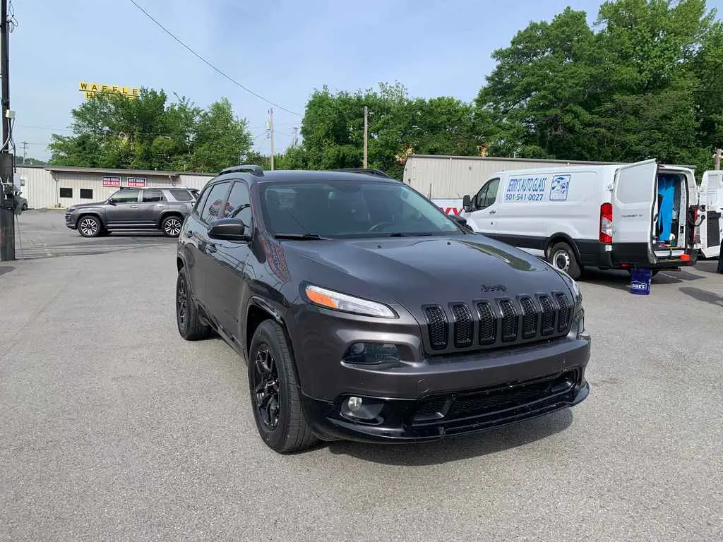 2018 Jeep Cherokee Tech Connect 4WD photo 3