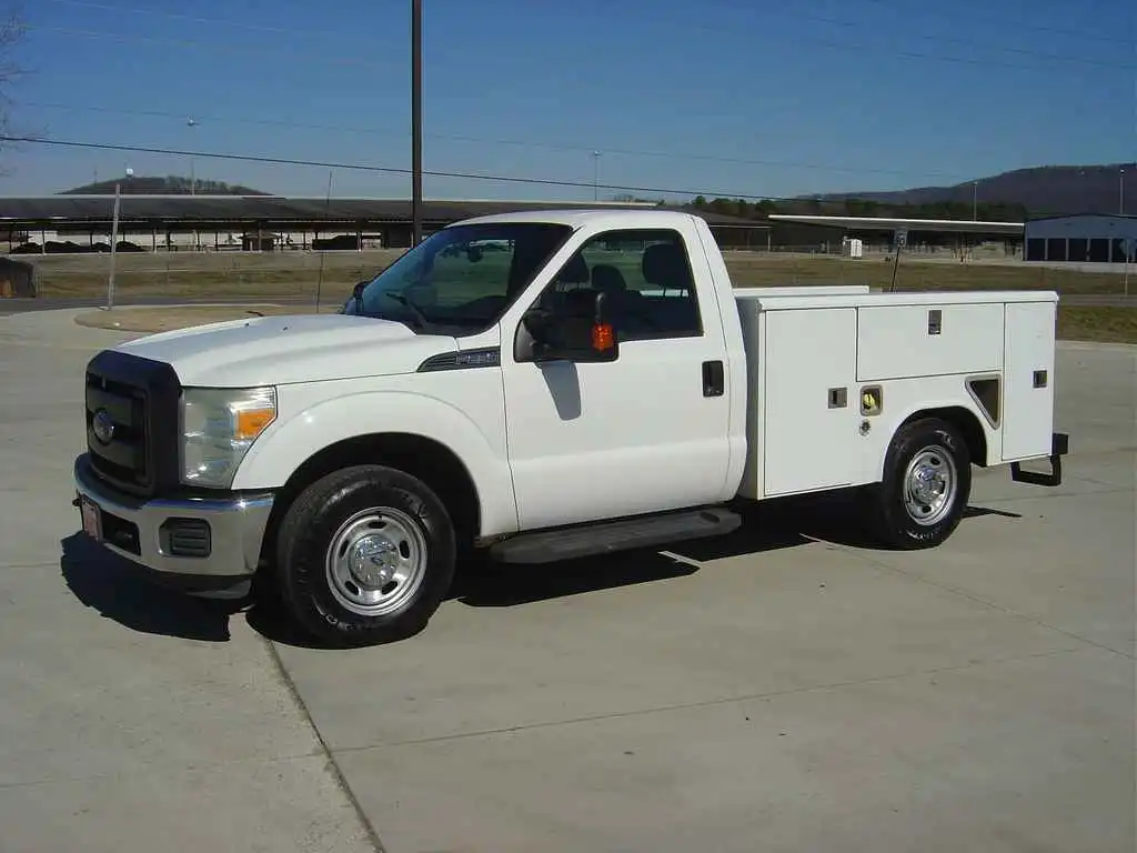 2016 Ford F-250 XL Regular Cab 8' Box's photo