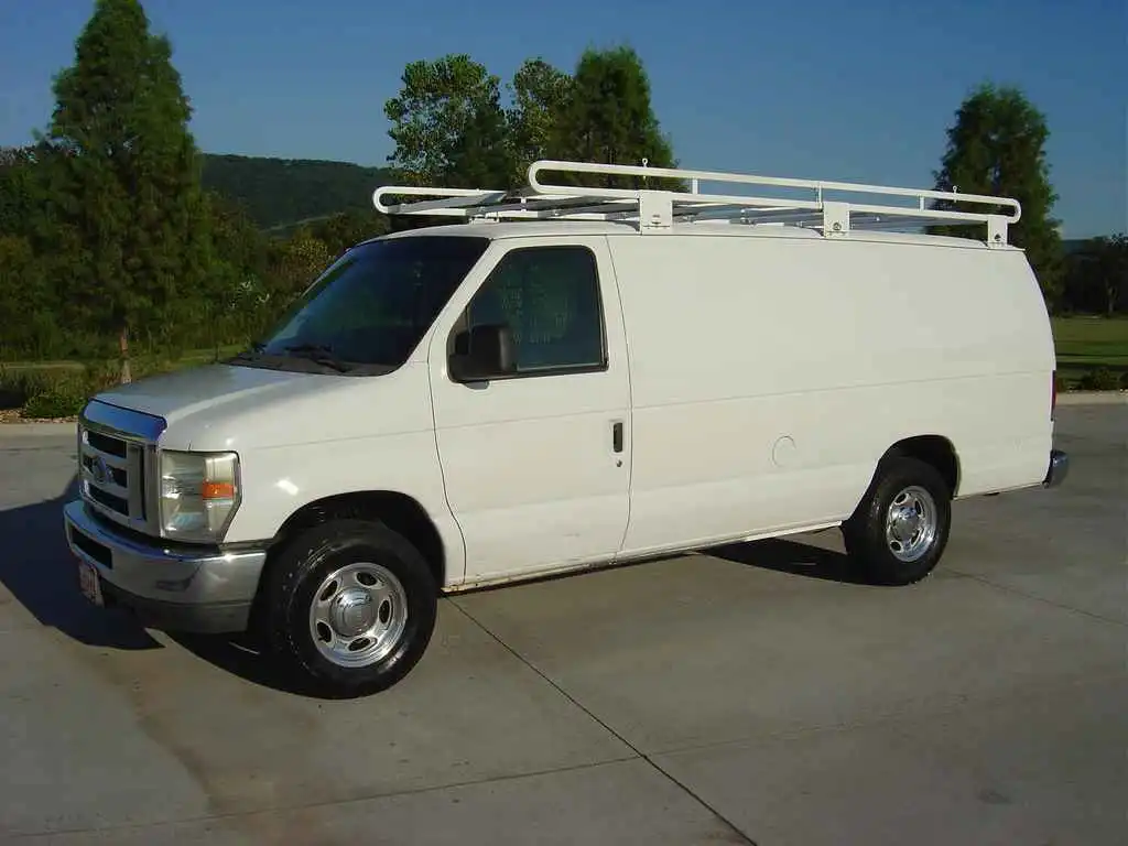2009 Ford E-Series E-250 Extended's photo