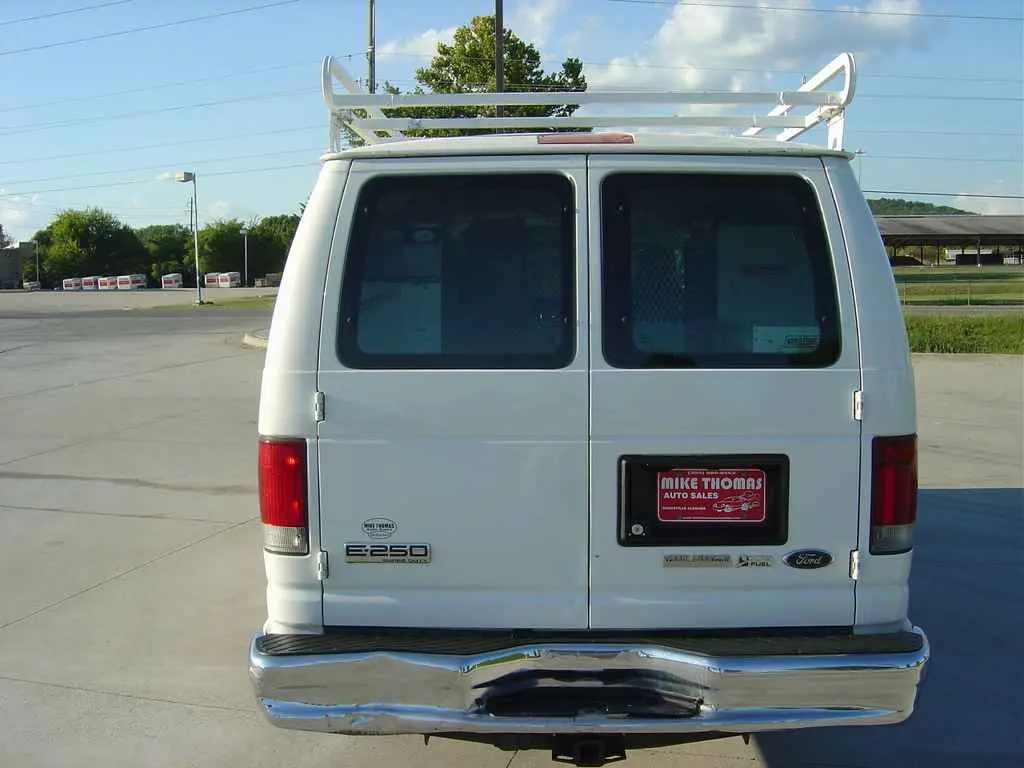 2009 Ford E-Series E-250 Extended photo 3