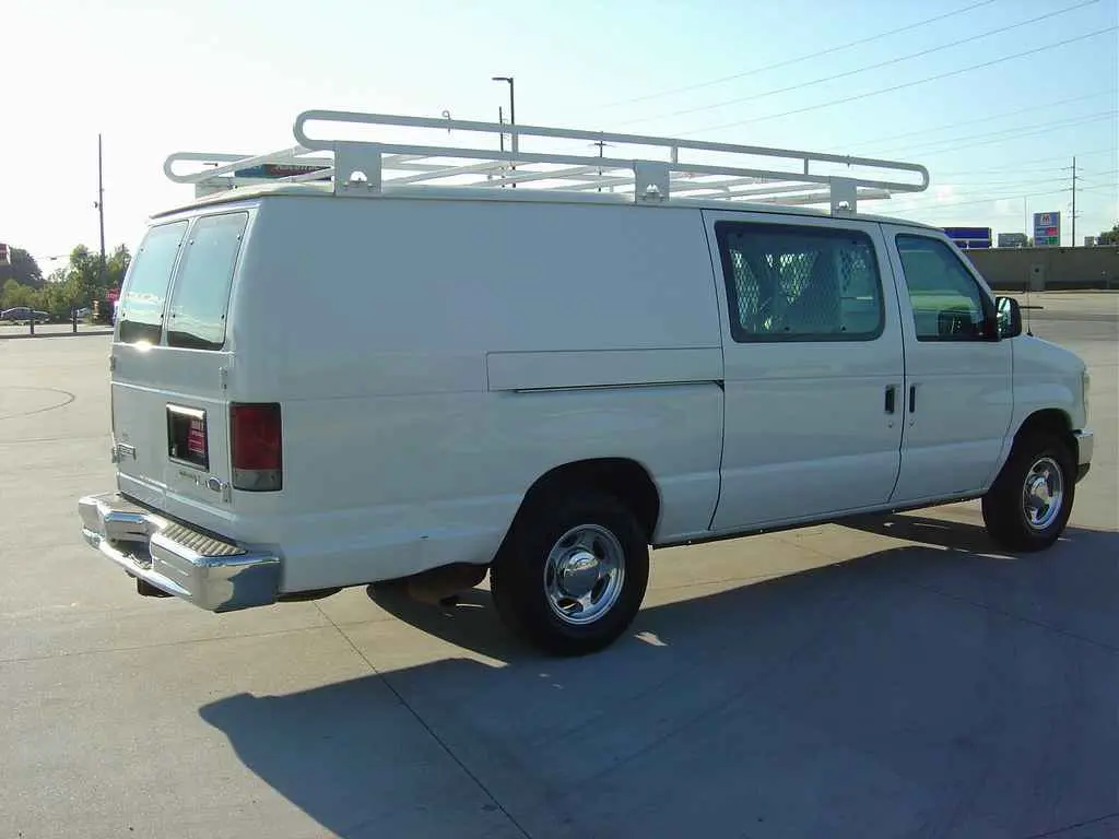 2009 Ford E-Series E-250 Extended photo 5