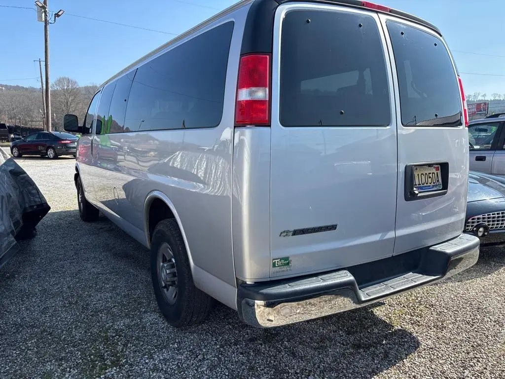 2020 Chevrolet Express LT 3500 Extended photo 3
