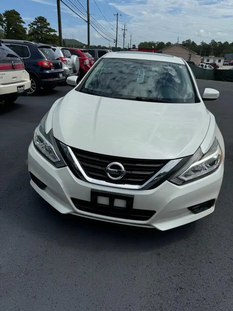 2016 Nissan Altima 2.5 SV's photo