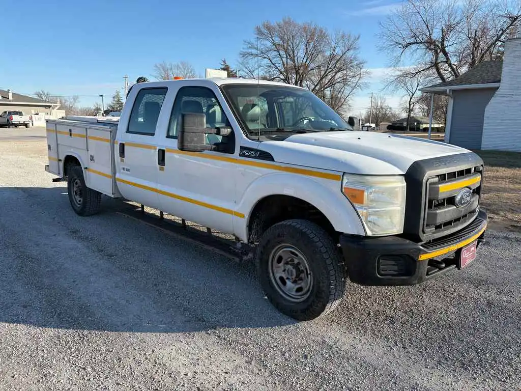 2014 Ford F-350 XL 4WD Crew Cab SRW 156 in's photo