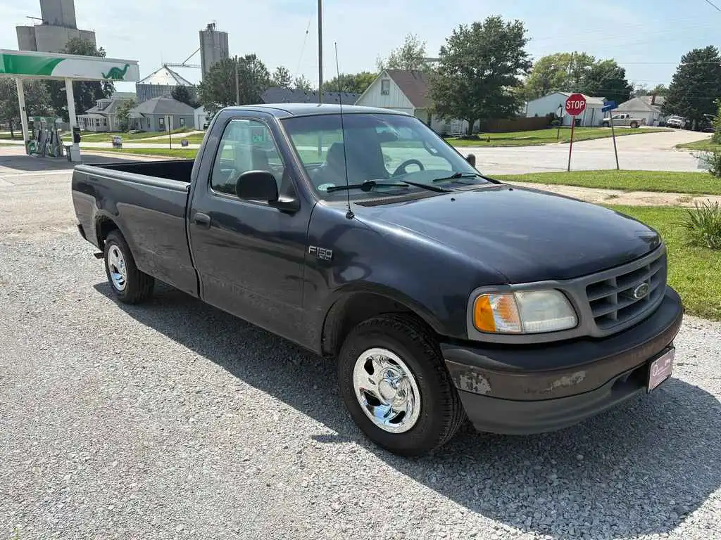 2001 Ford F-150 XL Regular Cab SWB Styleside's photo