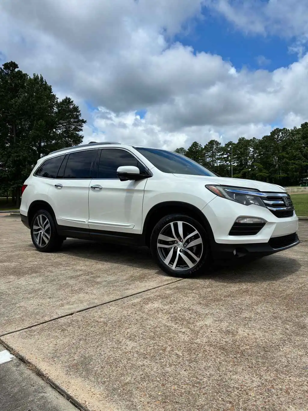 2016 Honda Pilot 2WD Touring's photo