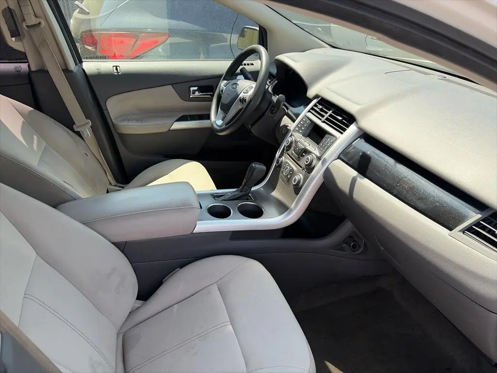 2013 Ford Edge SE photo 3