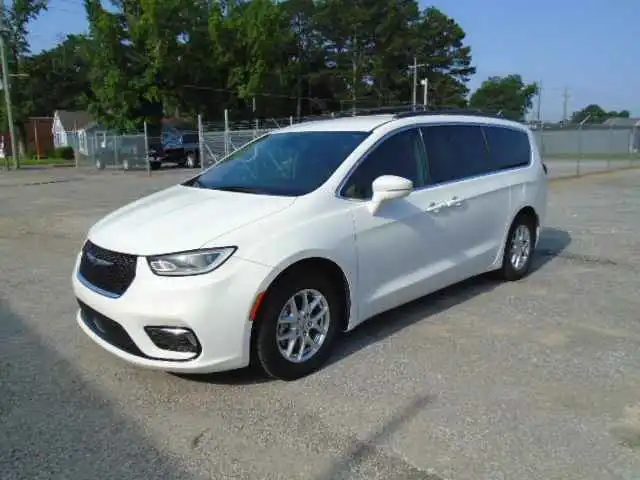 2022 Chrysler Pacifica Touring L's photo