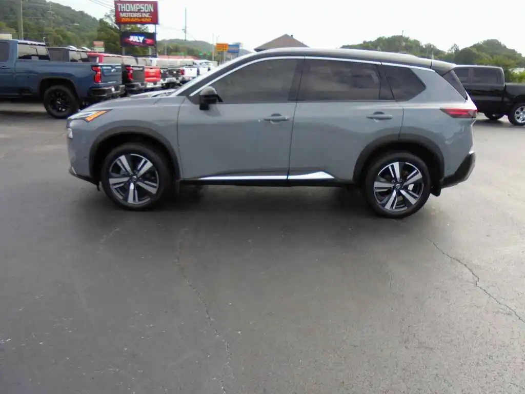 2021 Nissan Rogue Platinum FWD's photo