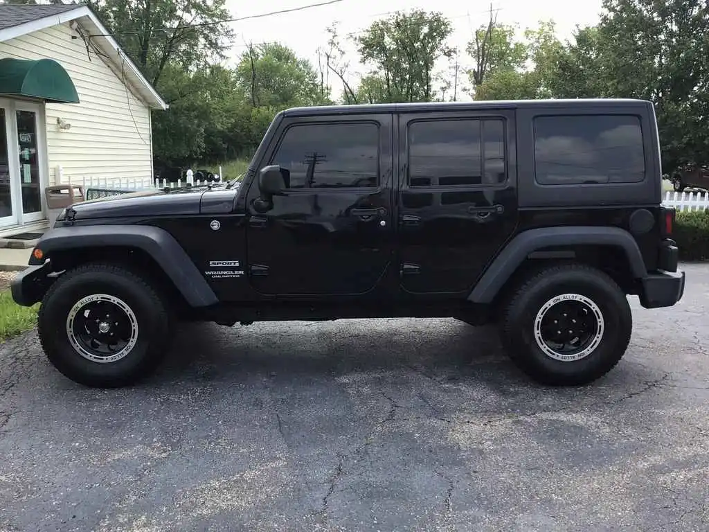 2017 Jeep Wrangler Sport's photo