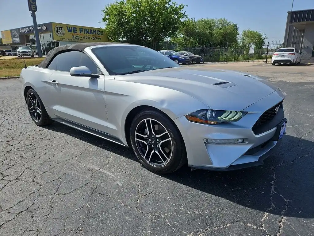 2018 Ford Mustang EcoBoost Convertible Premium's photo