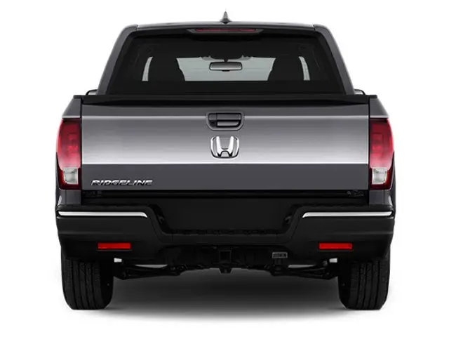 2018 Honda Ridgeline RTL AWD E photo 3