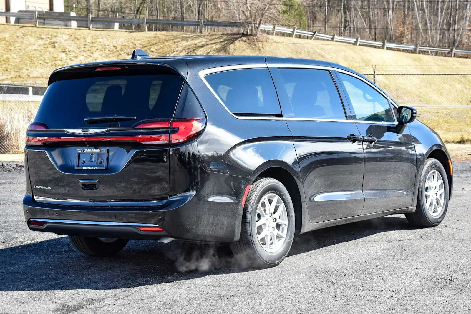 2026 Chrysler Pacifica Select photo 3