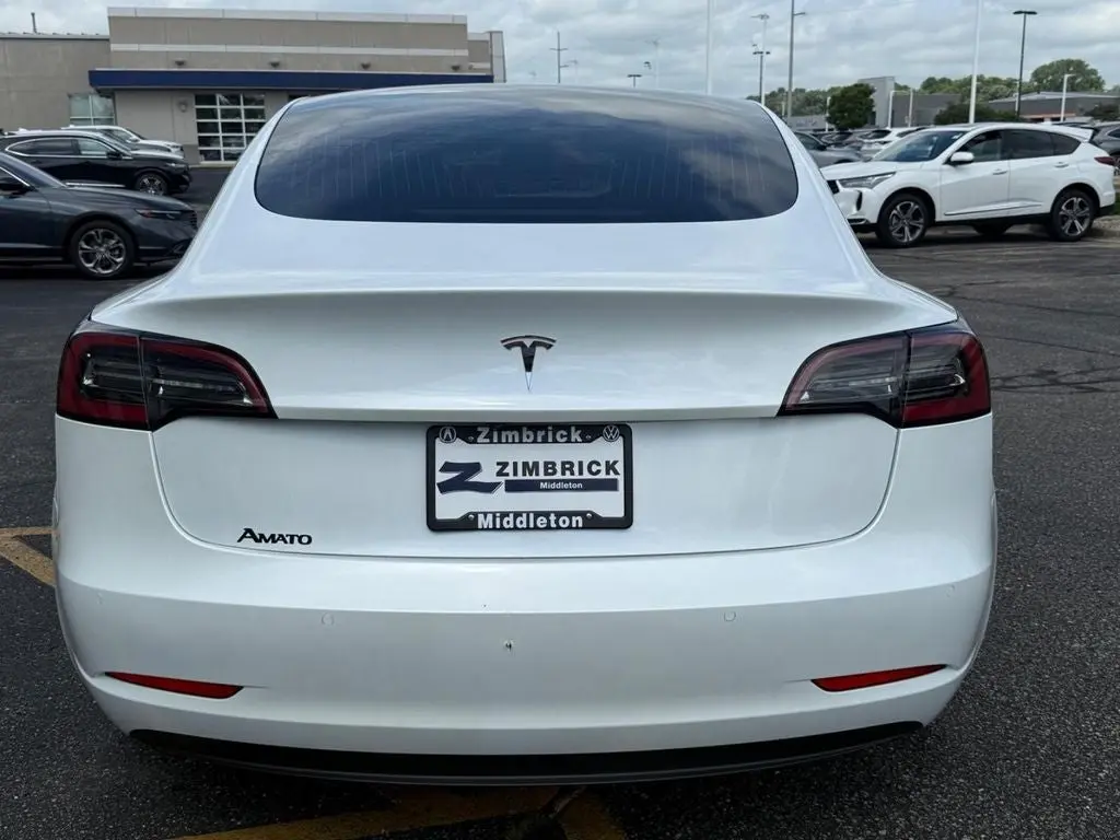 2020 Tesla Model 3 Standard Range Plus photo 4