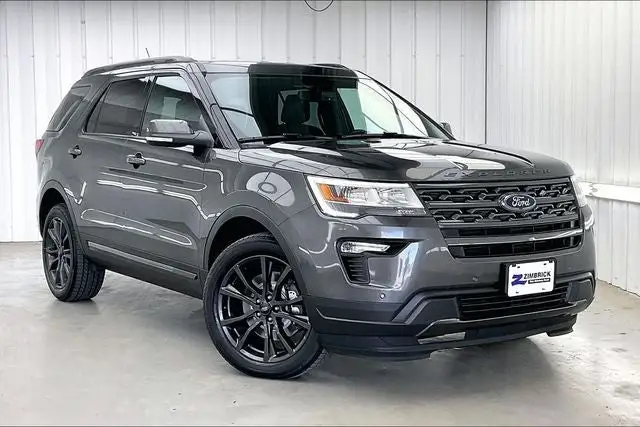 2019 Ford Explorer XLT 4WD photo 1