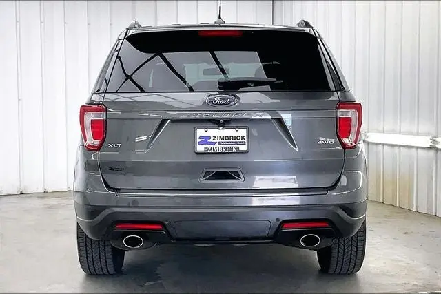 2019 Ford Explorer XLT 4WD photo 4