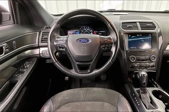 2019 Ford Explorer XLT 4WD photo 5