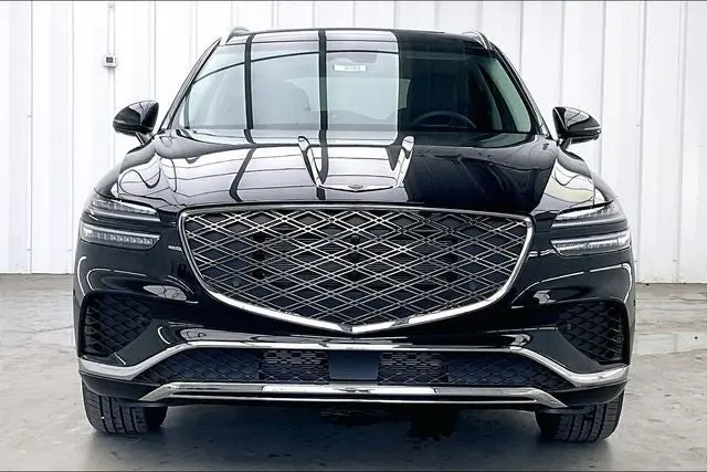 2026 Genesis GV70 2.5T Advanced AWD photo 3