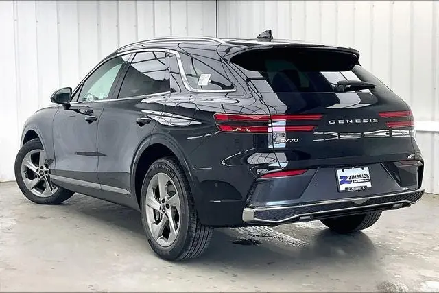 2026 Genesis GV70 2.5T Advanced AWD photo 5