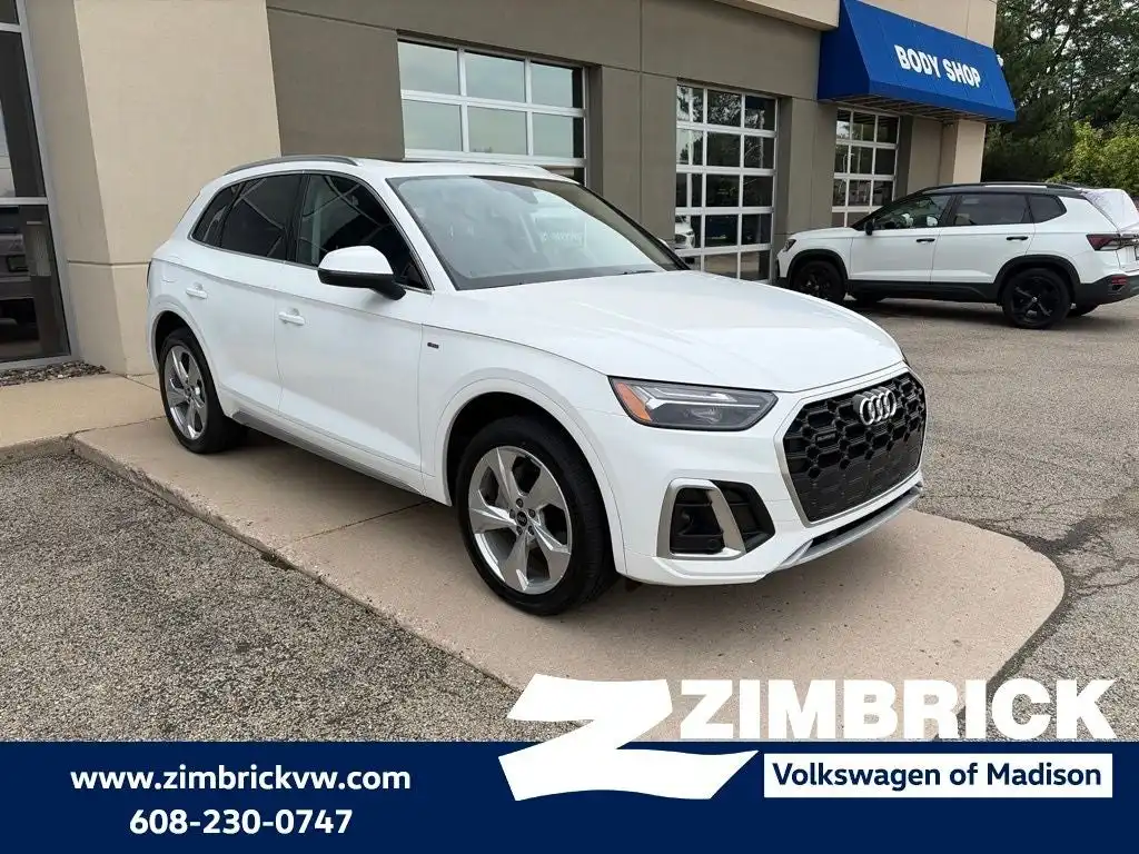 2023 Audi Q5 45 Premium Plus's photo