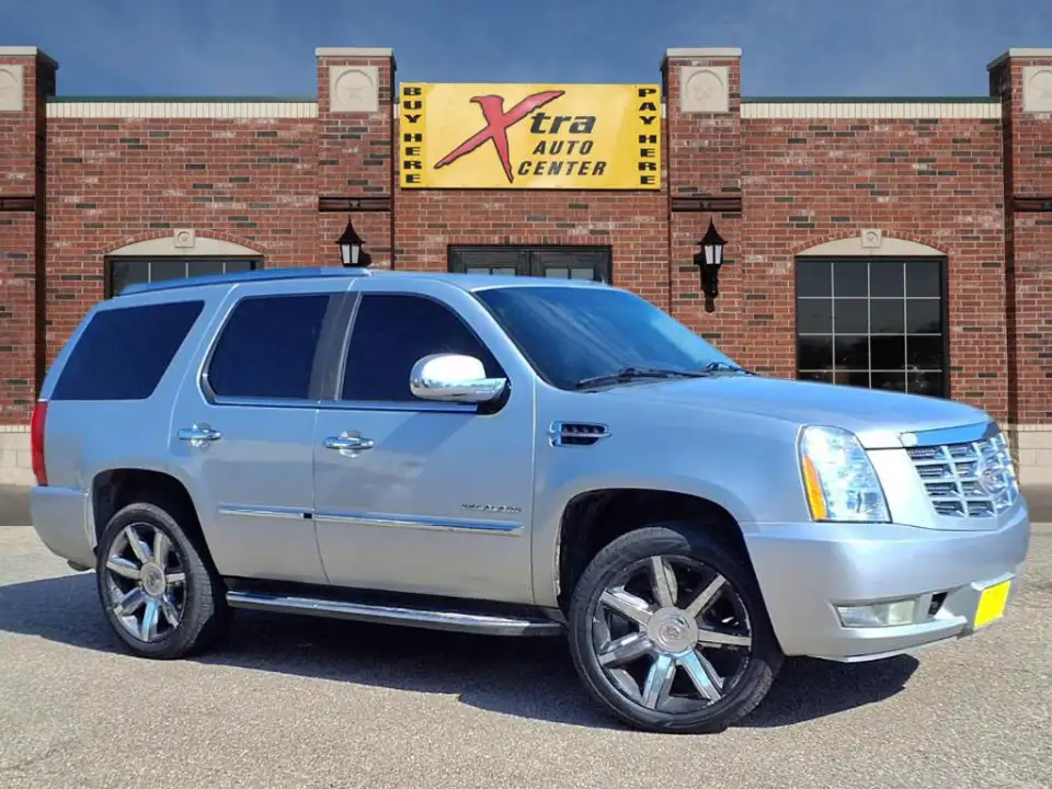 2010 Cadillac Escalade AWD Luxury's photo