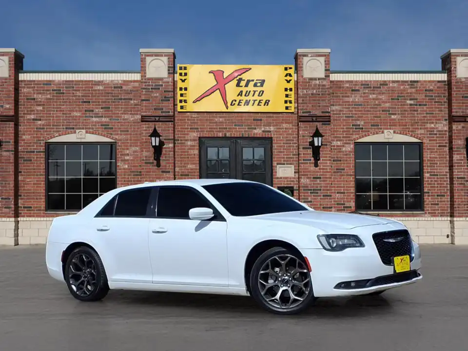 2017 Chrysler 300 S's photo