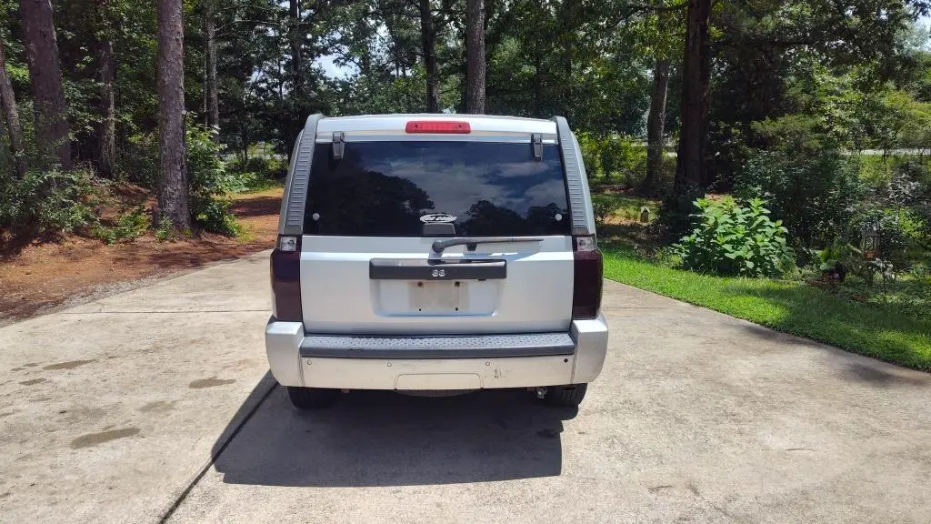 2006 Jeep Commander Base photo 5