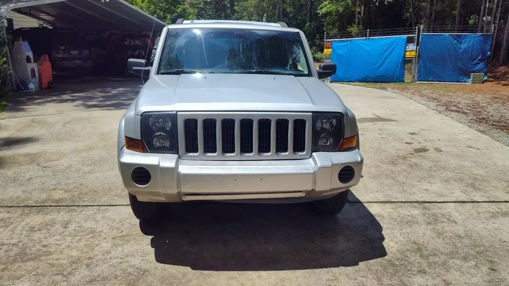 2006 Jeep Commander Base photo 1