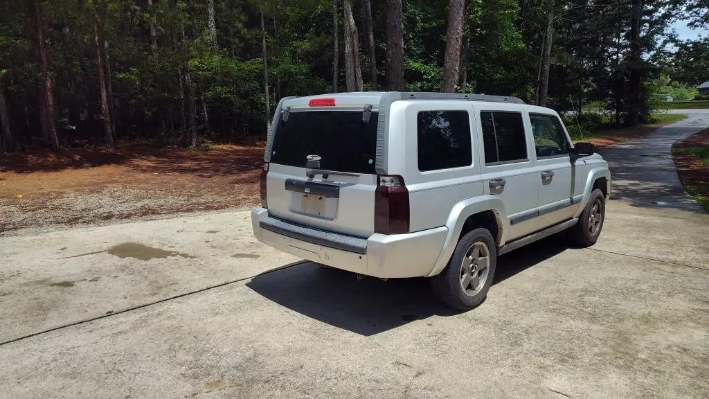 2006 Jeep Commander Base photo 4
