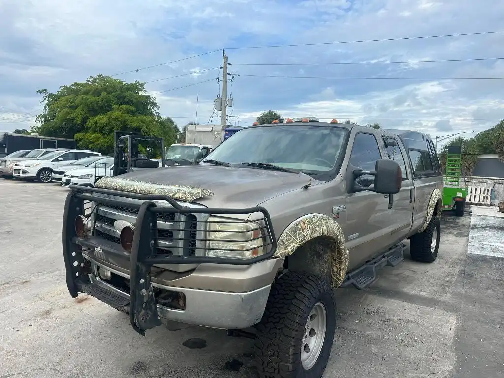 2005 Ford F-350 Harley-Davidson 350SD's photo