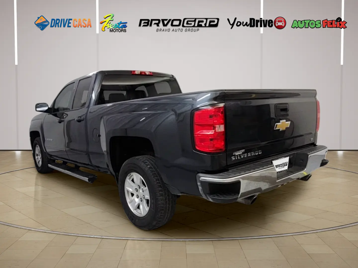 2018 Chevrolet Silverado 1500 LT Double Cab Std Box photo 4