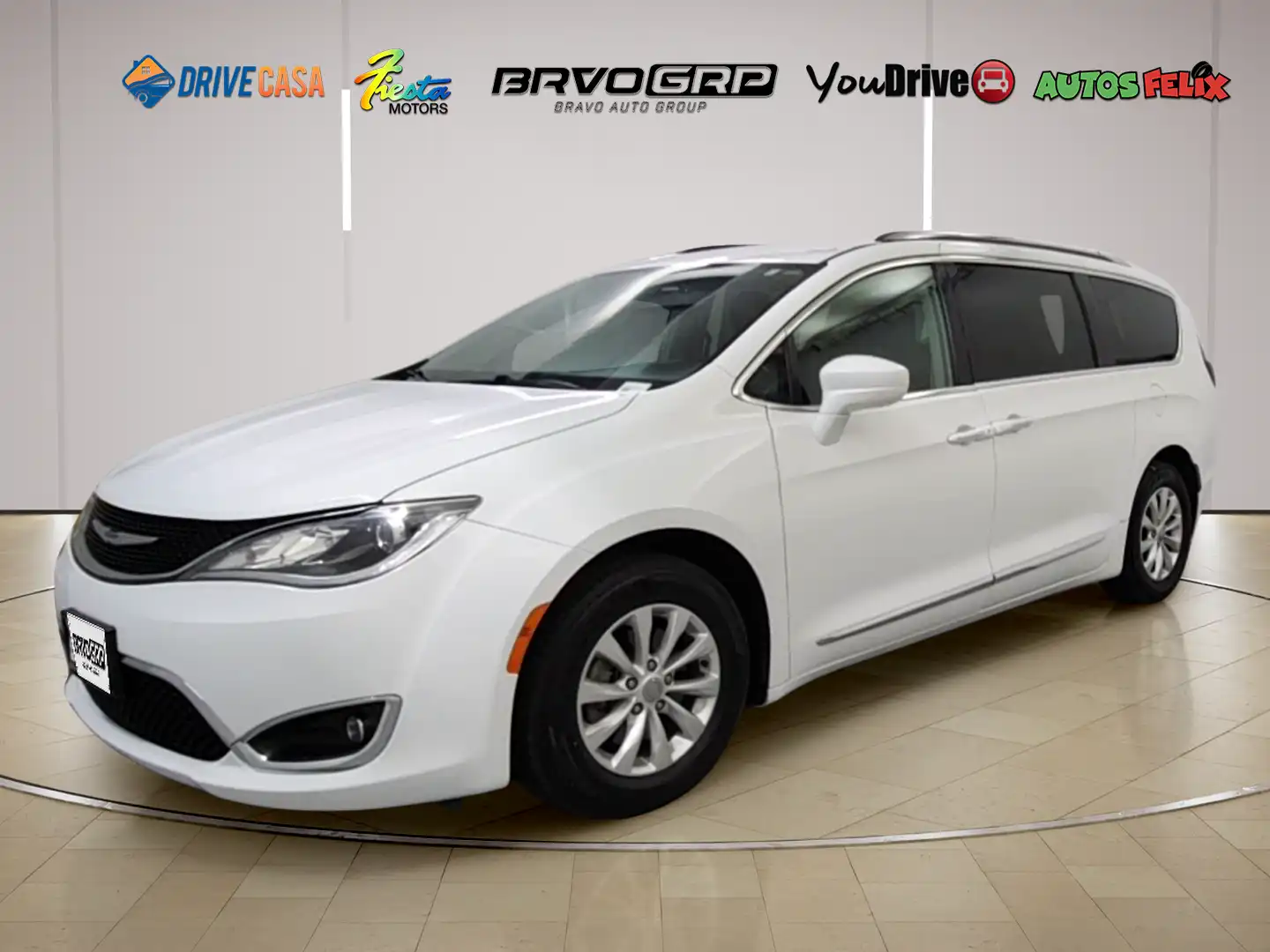 2019 Chrysler Pacifica Touring L's photo