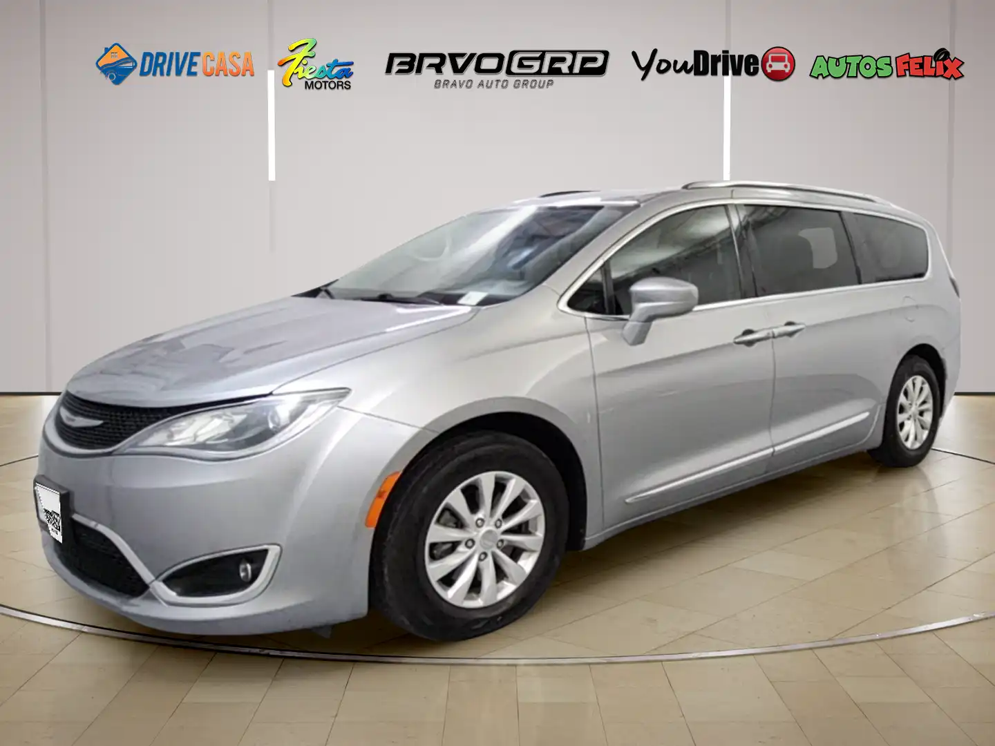 2018 Chrysler Pacifica Touring L's photo