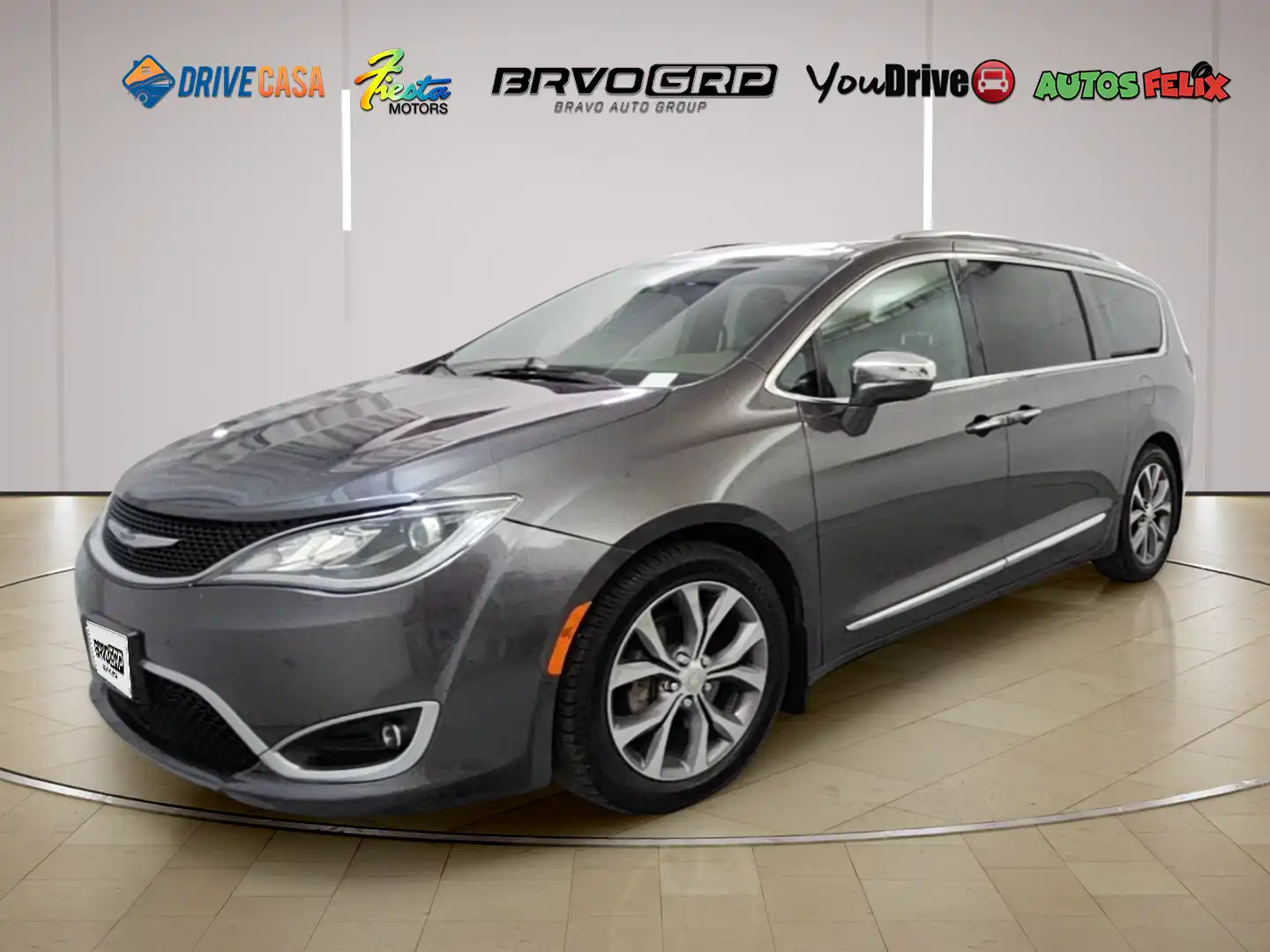 2020 Chrysler Pacifica Limited's photo