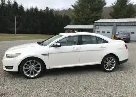 2015 Ford Taurus Limited AWD's photo