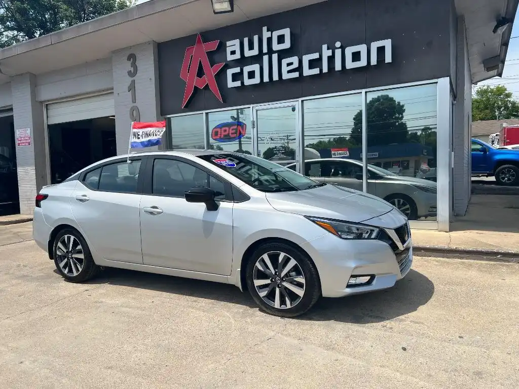 2020 Nissan Versa 1.6 SR CVT's photo